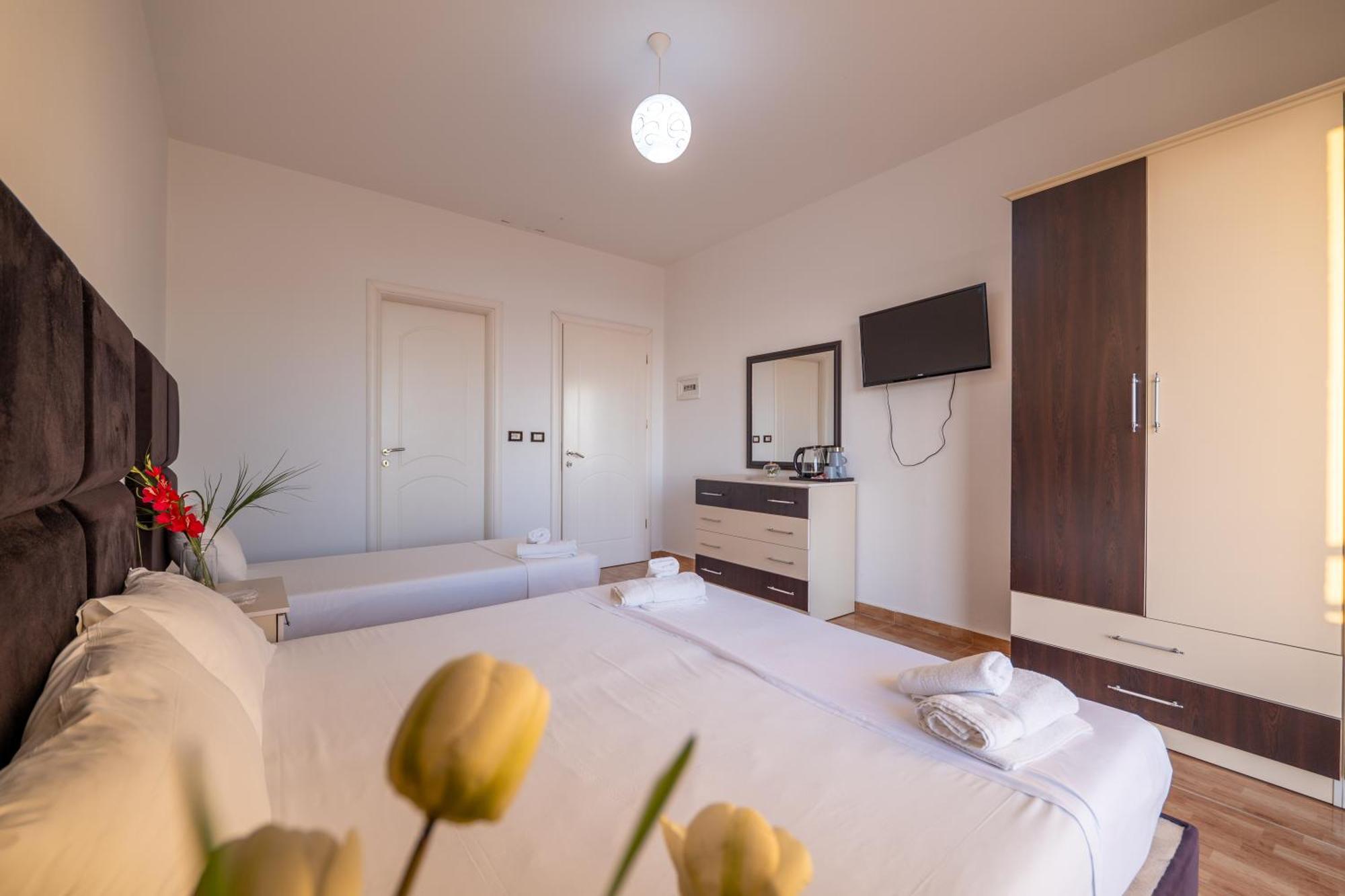 Hotel Myrtai - City Center ซารานเดอ ภายนอก รูปภาพ