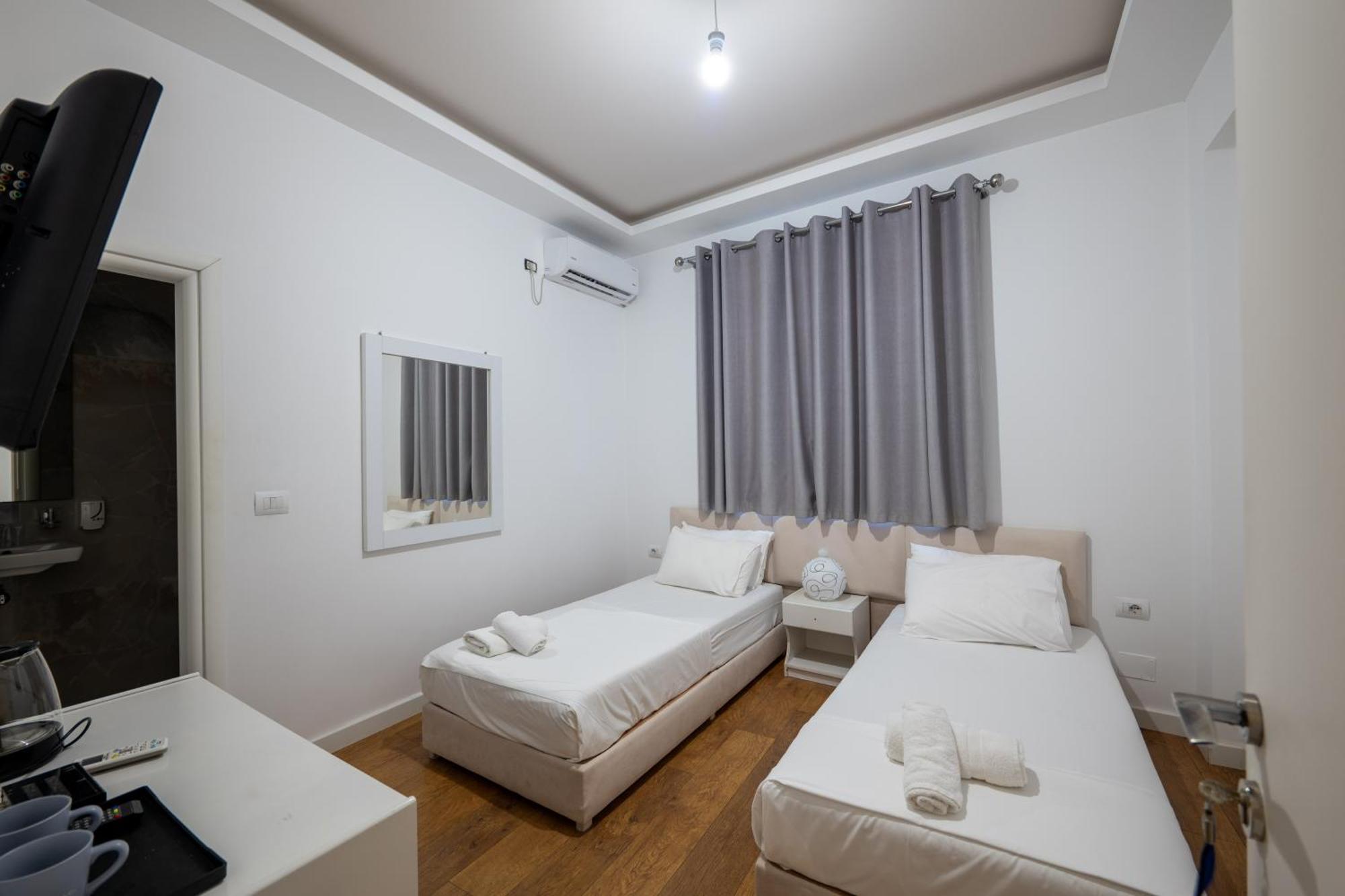 Hotel Myrtai - City Center ซารานเดอ ภายนอก รูปภาพ